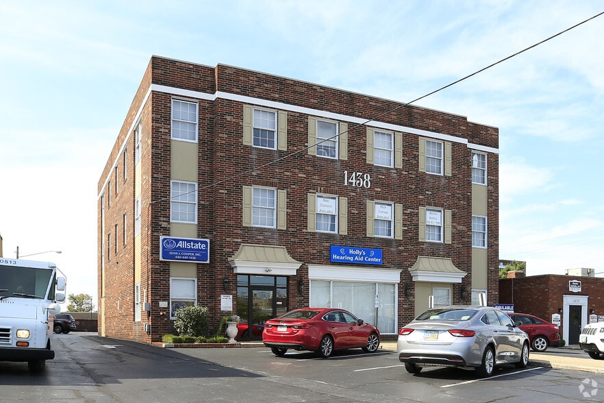 1438 Som Center Rd, Cleveland, OH for lease - Building Photo - Image 2 of 14