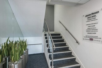 Kerry Hl, Leeds for lease Interior Photo- Image 1 of 6