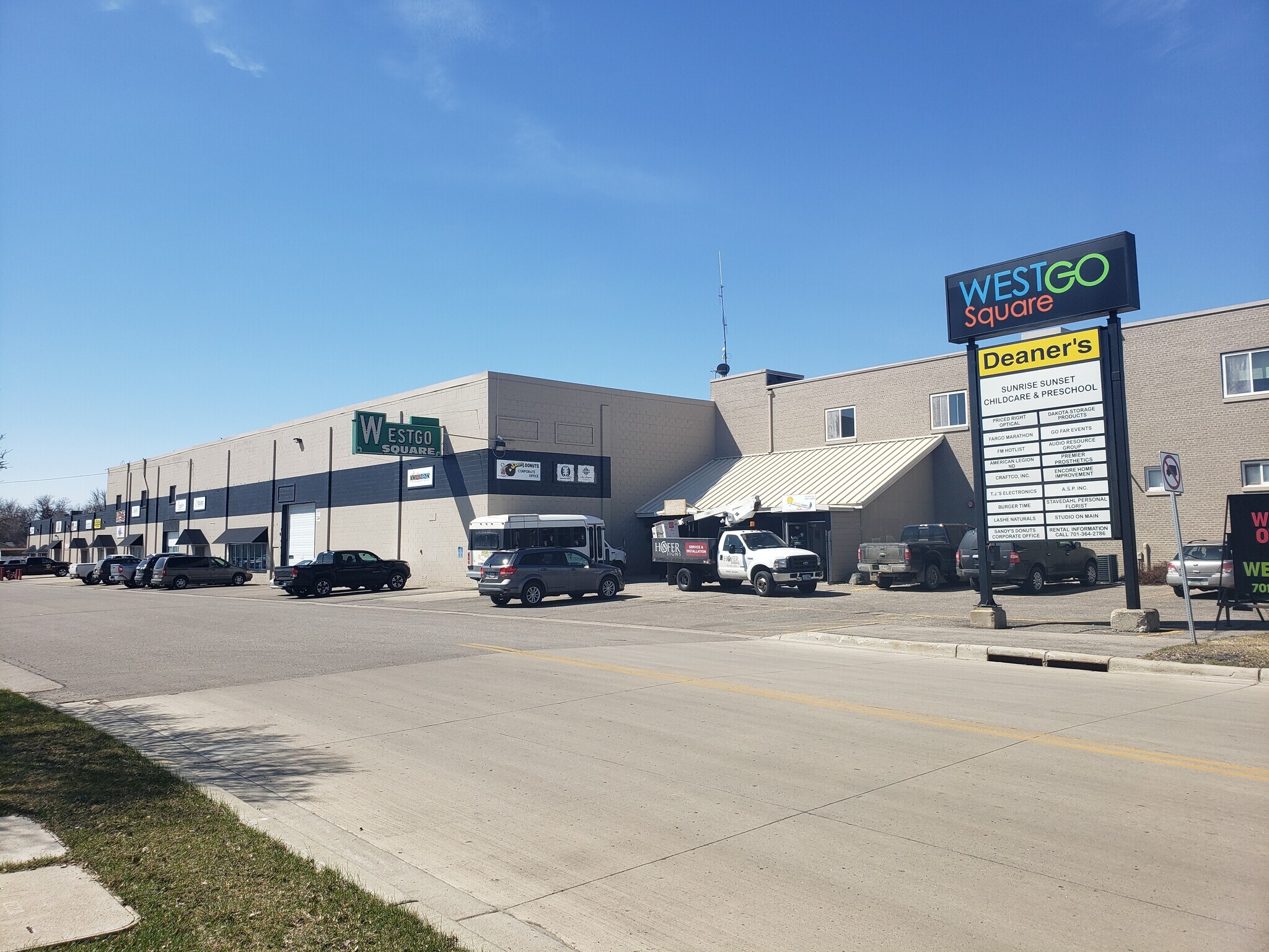 102 Morrison St, West Fargo, ND for sale Primary Photo- Image 1 of 1