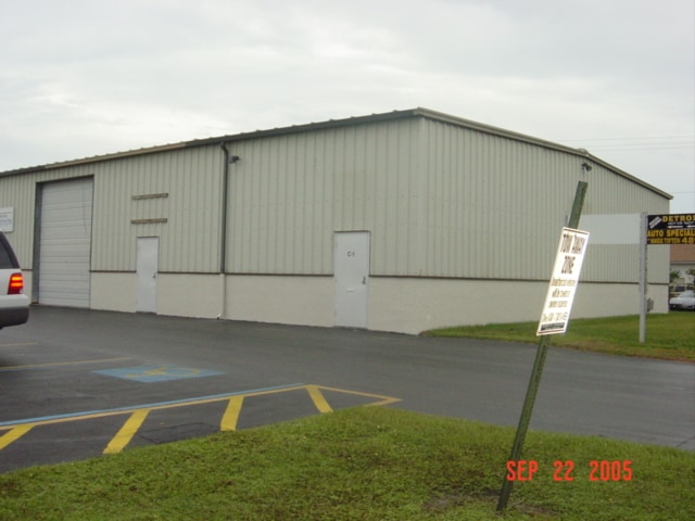 2155 Andrea Ln, Fort Myers, FL for lease - Building Photo - Image 2 of 4