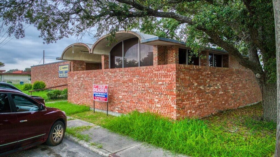 119 N Odem Ave, Sinton, TX for sale - Building Photo - Image 1 of 1