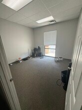 7307 River Pointe Dr, Maumelle, AR for lease Interior Photo- Image 2 of 12