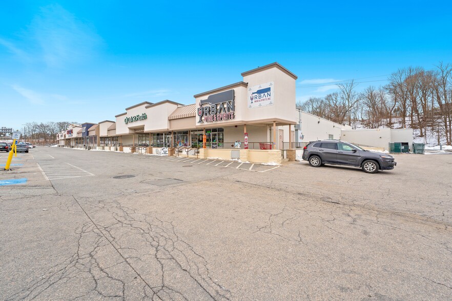 650 Branch Ave, Providence, RI for sale - Building Photo - Image 3 of 8