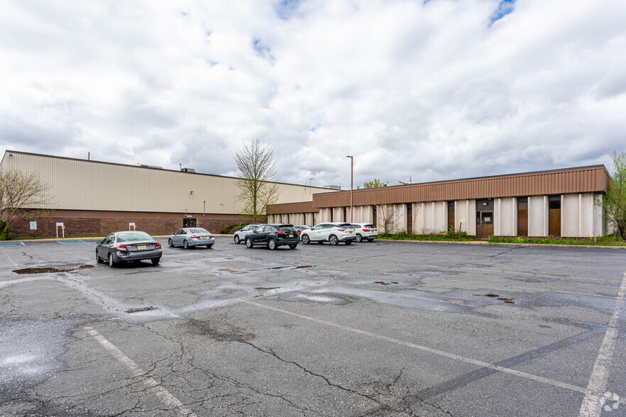 4 Corporate Pl, Piscataway, NJ for lease - Building Photo - Image 2 of 2