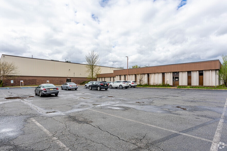 4 Corporate Pl, Piscataway, NJ for lease - Building Photo - Image 3 of 4