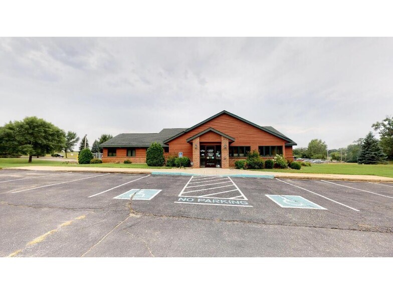 7900 Chapin Dr NE, New London, MN for sale - Building Photo - Image 1 of 13