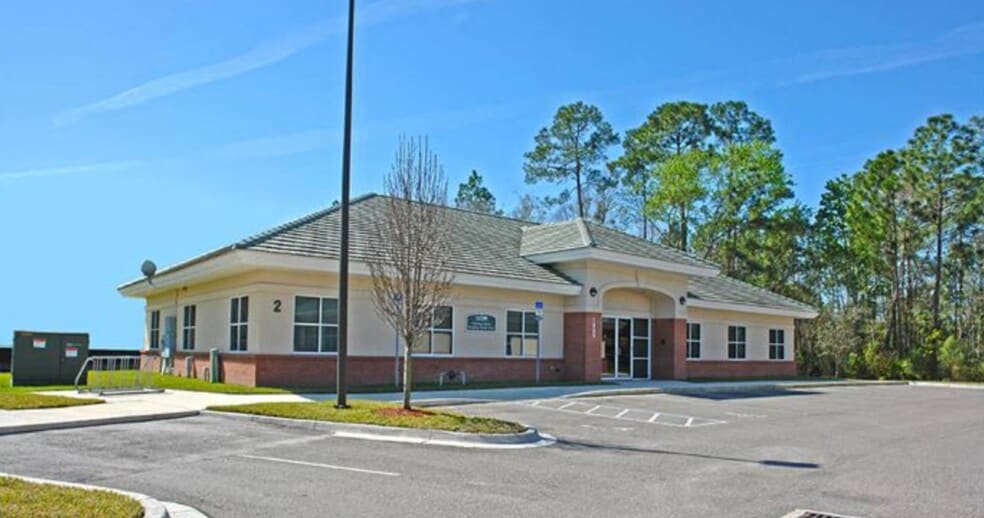 1685 Eagle harbor Pky, Orange Park, FL for lease - Building Photo - Image 1 of 2