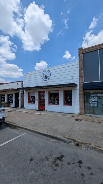 1017 S Broadway St, Carrollton, TX for sale - Building Photo - Image 3 of 9