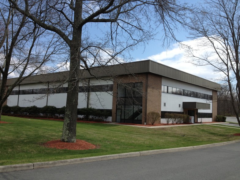 263 Route 17k, Newburgh, NY for lease - Building Photo - Image 1 of 2