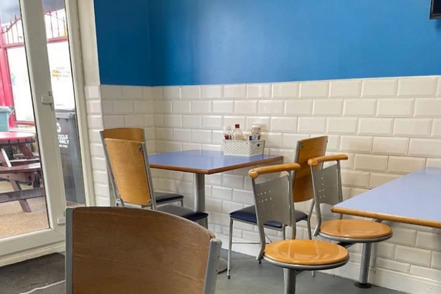 7 New Works Rd, Bradford for sale - Interior Photo - Image 2 of 4