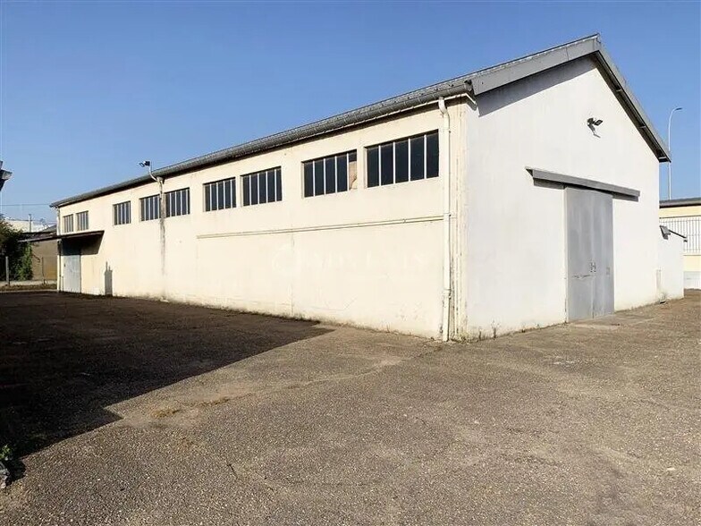 Flex in Blois for lease - Building Photo - Image 1 of 1