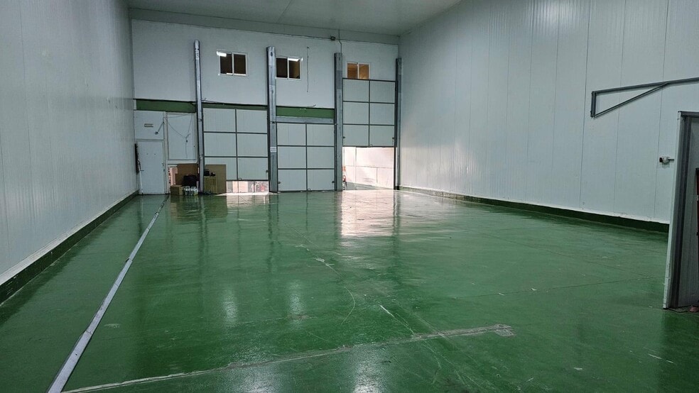 Industrial in Colmenar, Málaga for sale - Interior Photo - Image 3 of 6