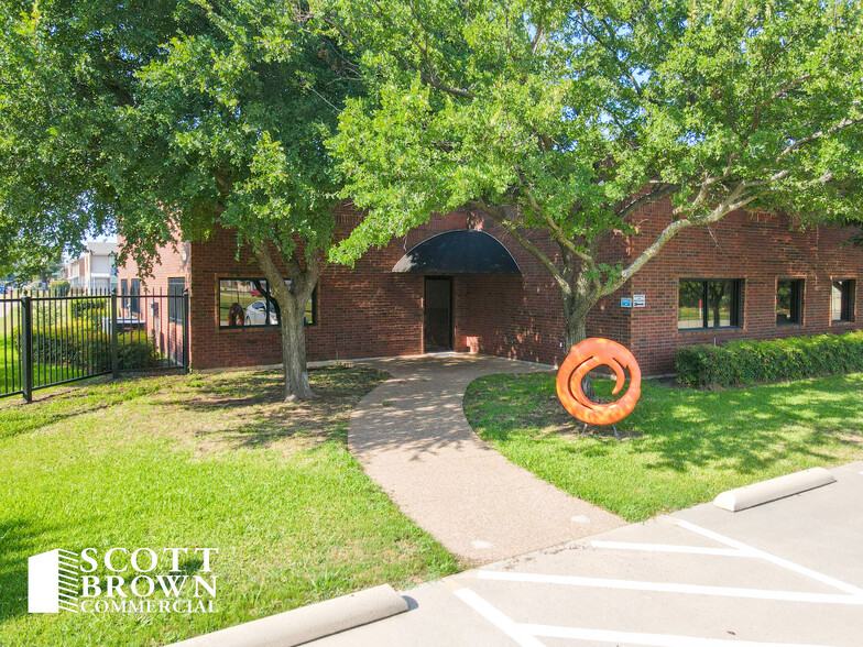 204 Cardinal Dr, Denton, TX for lease - Building Photo - Image 1 of 13