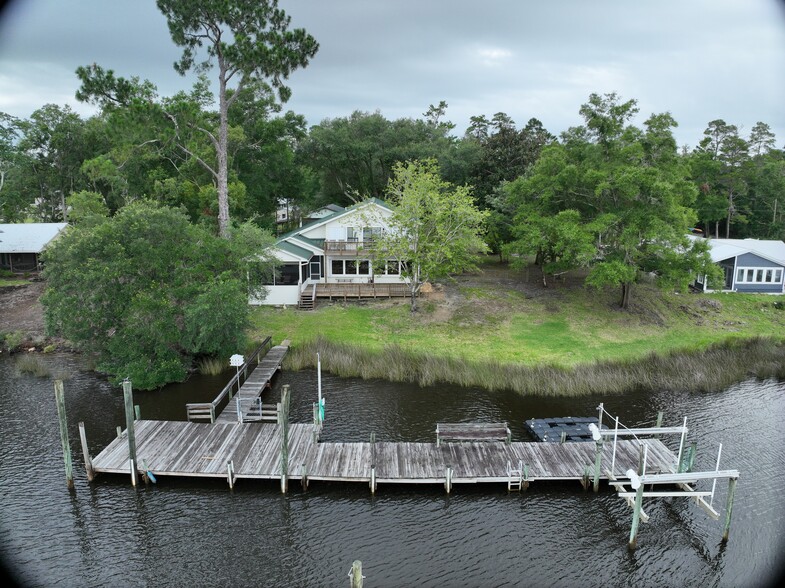 609 Riverview dr, Carrabelle, FL 32322 | LoopNet