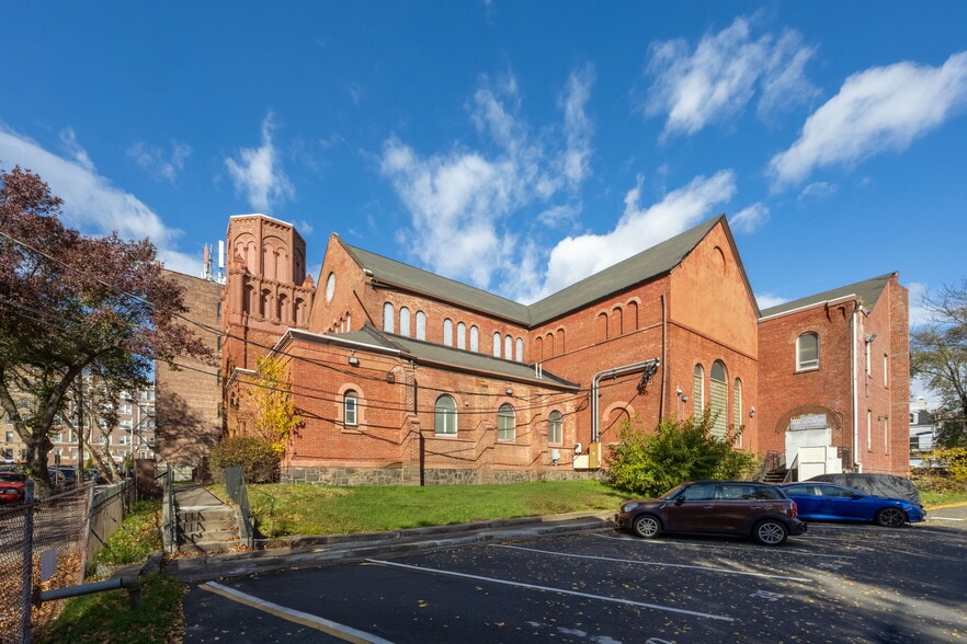 36 Emory St, Jersey City, NJ for sale - Building Photo - Image 2 of 9