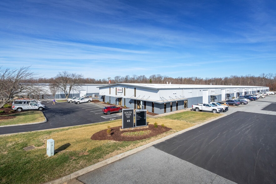 1301 South Park Dr, Kernersville, NC for lease - Building Photo - Image 2 of 5