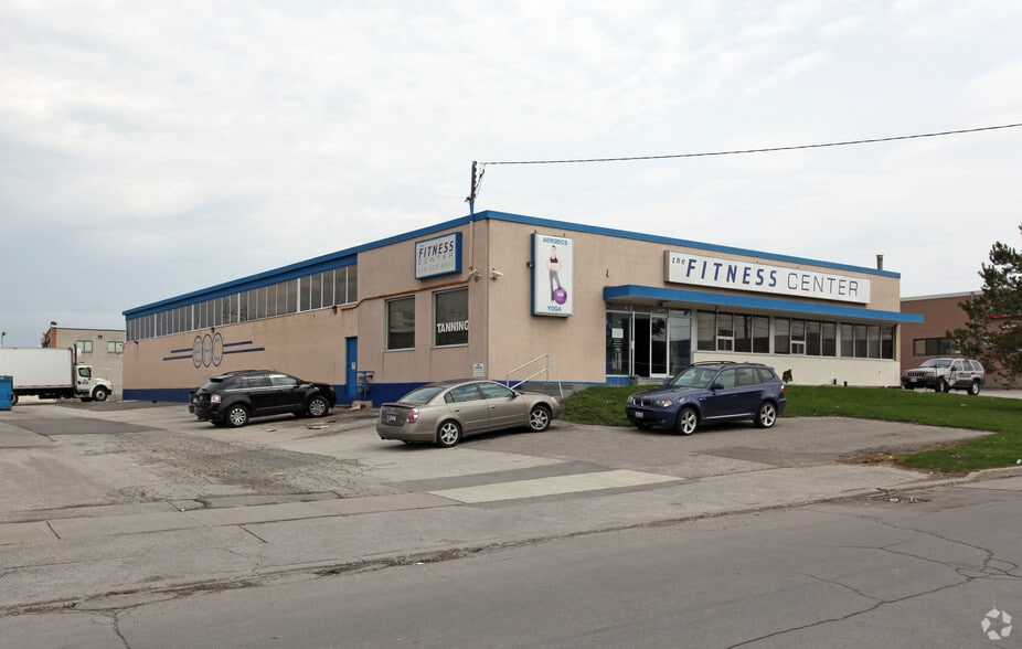 32 Colville Rd, Toronto, ON for lease - Primary Photo - Image 1 of 2