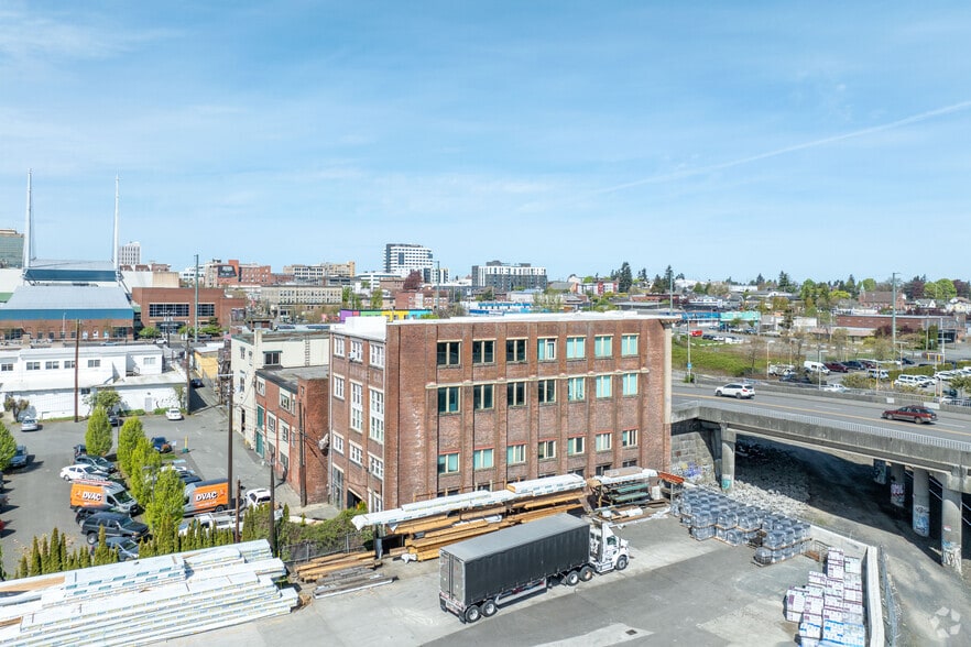 2210 Hewitt Ave, Everett, WA for lease - Building Photo - Image 3 of 5