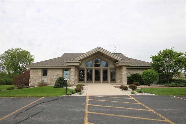 490 W Rolling Meadows Dr, Fond Du Lac, WI for sale - Building Photo - Image 1 of 1