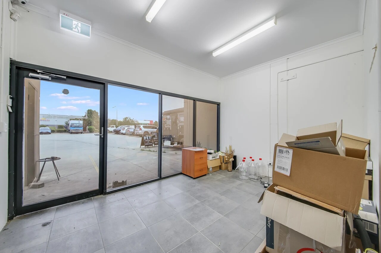5-7 Lone Pine Pl, Smeaton Grange, NSW 2567 - Unit 10 - - Interior Photo - Image 1 of 8