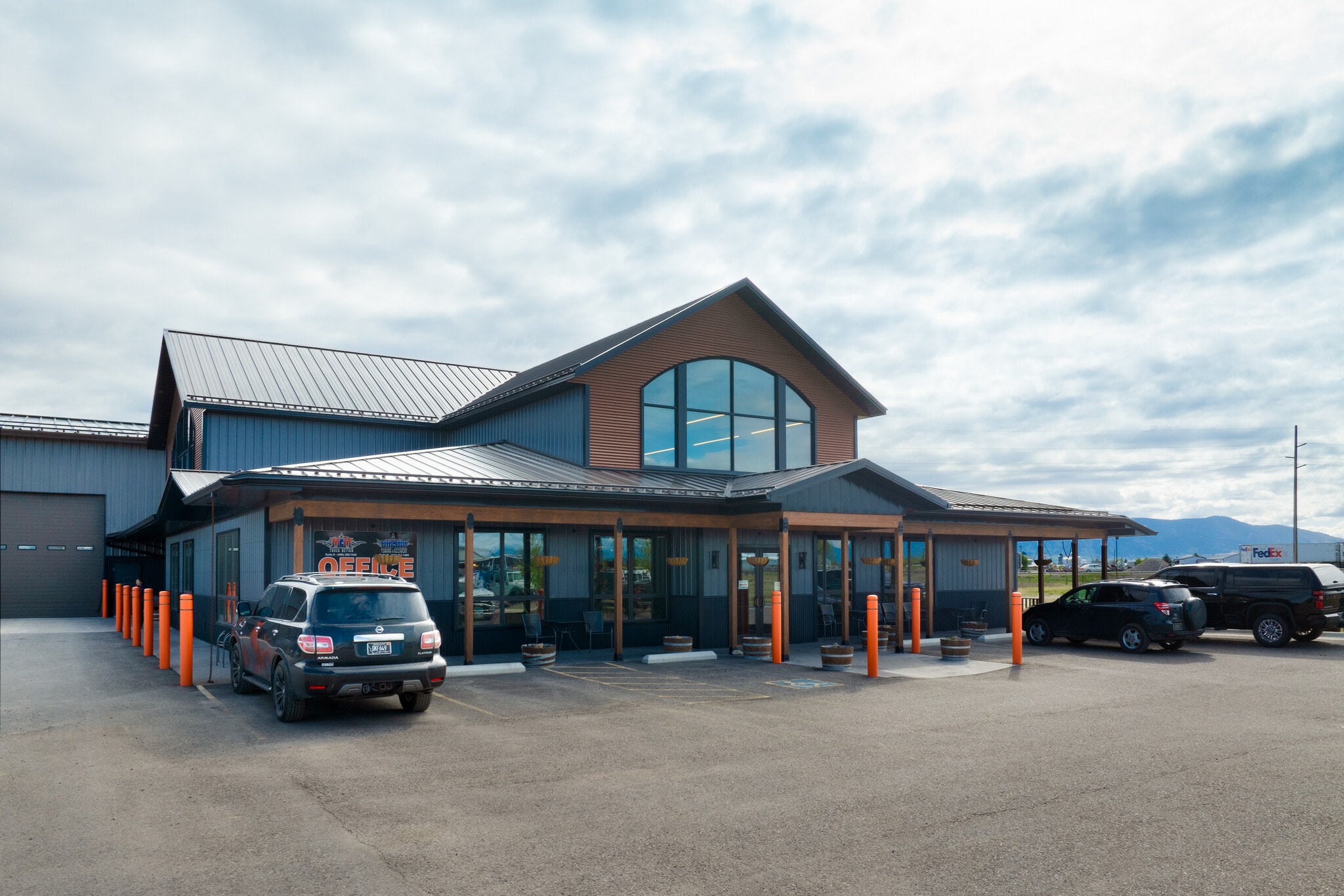 531 Business Hub portfolio of 4 properties for sale on LoopNet.com Building Photo- Image 1 of 13