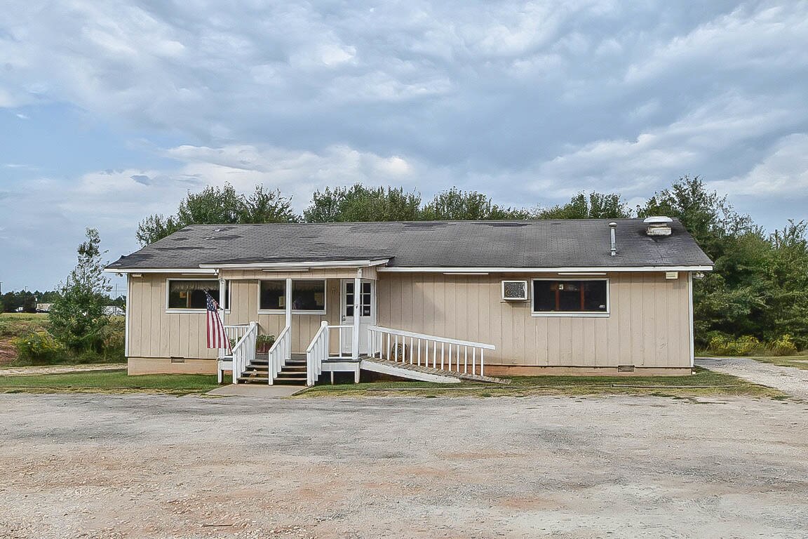 65 Golf Course Rd, Hartwell, GA for sale Primary Photo- Image 1 of 1