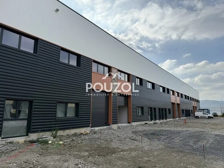 Flex in Clermont-Ferrand for lease - Building Photo - Image 1 of 8