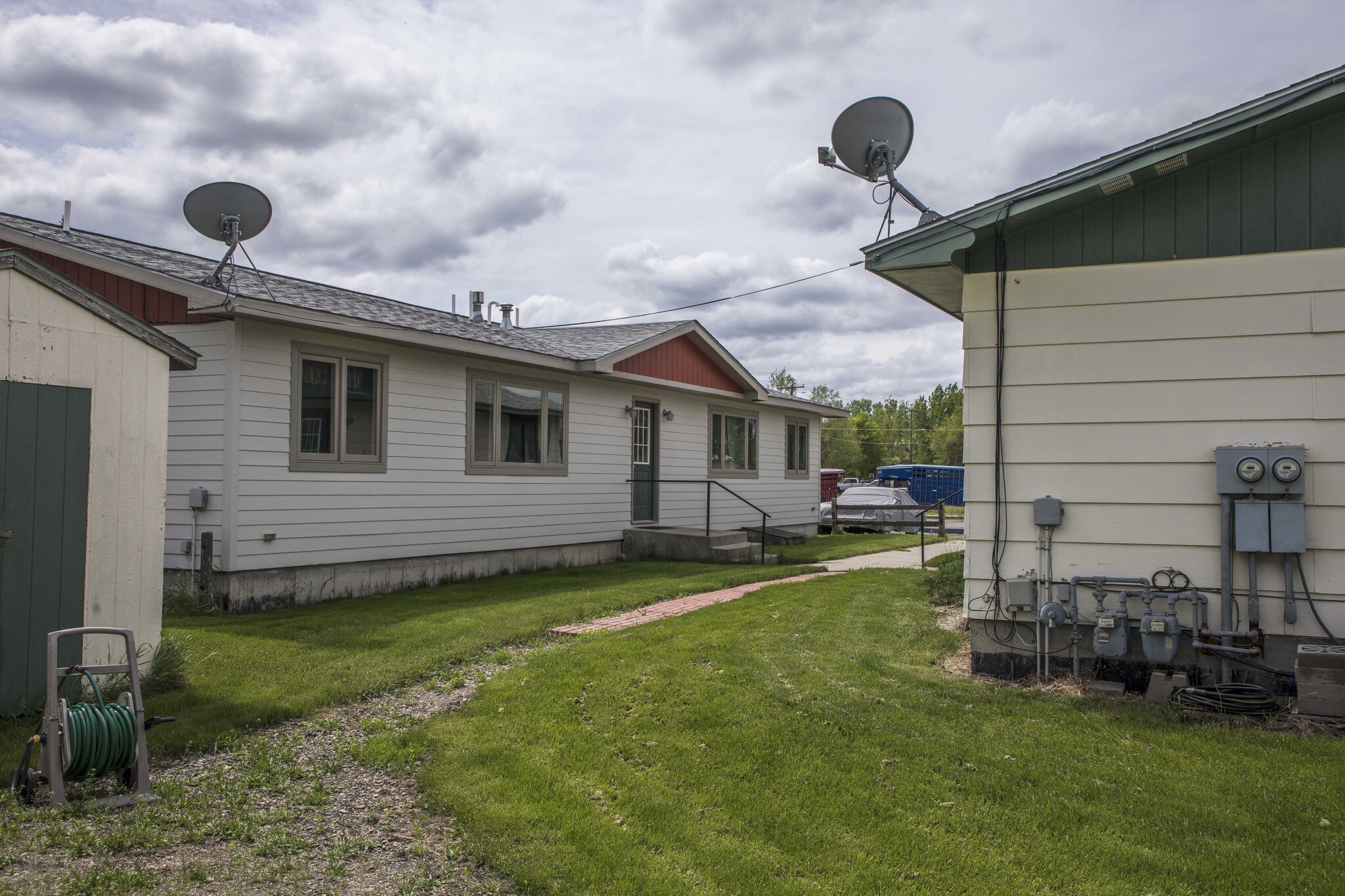 810 Front St, Forsyth, MT 59327 Restwel Motel