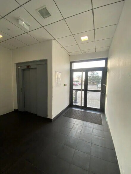 62 Avenue Du Progrès, Chassieu for lease - Lobby - Image 2 of 6