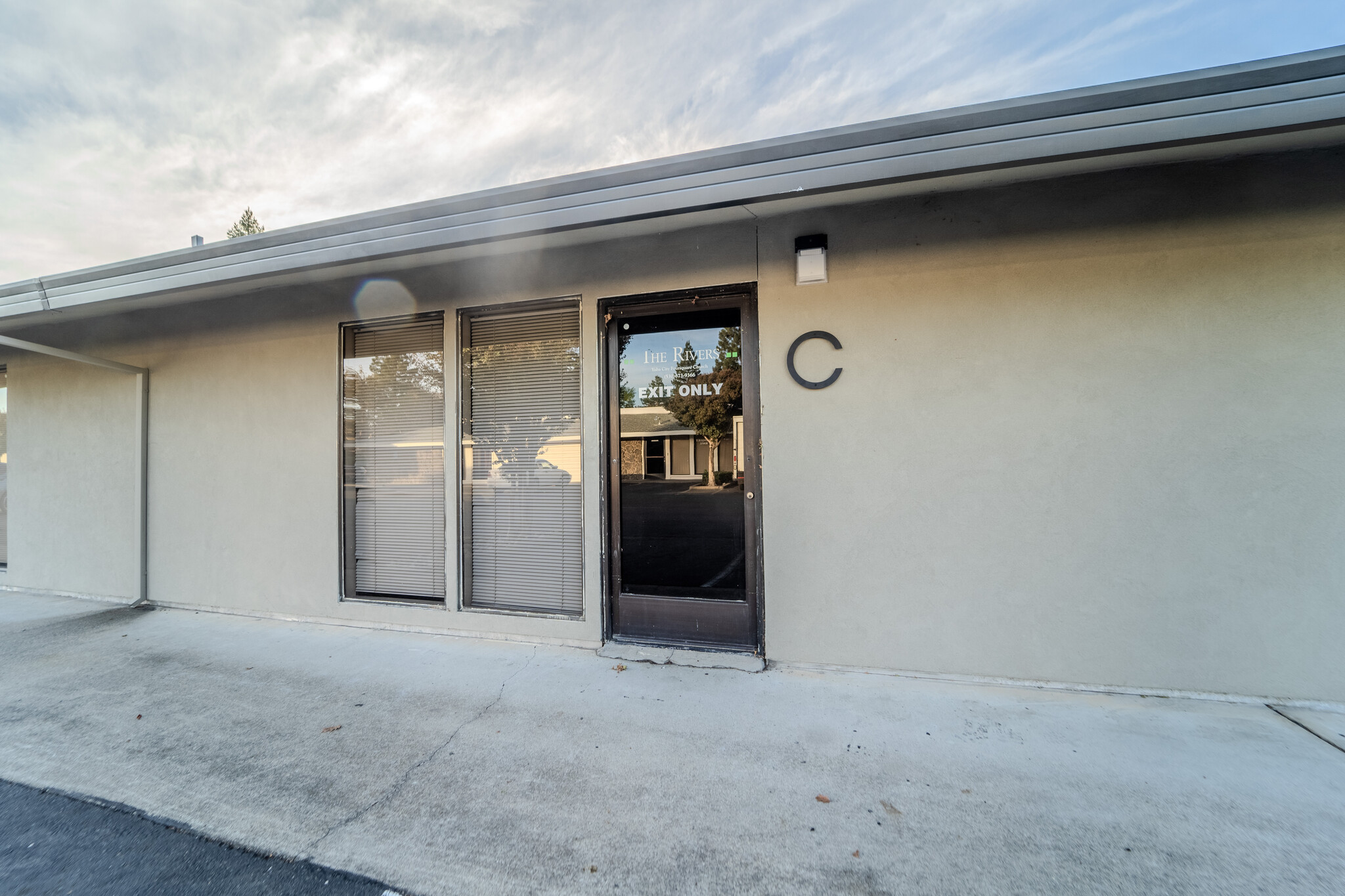 1548 Poole Blvd, Yuba City, CA for lease Building Photo- Image 1 of 11