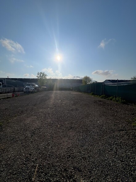 222 Arlington Ave, Staten Island, NY for lease - Building Photo - Image 1 of 3