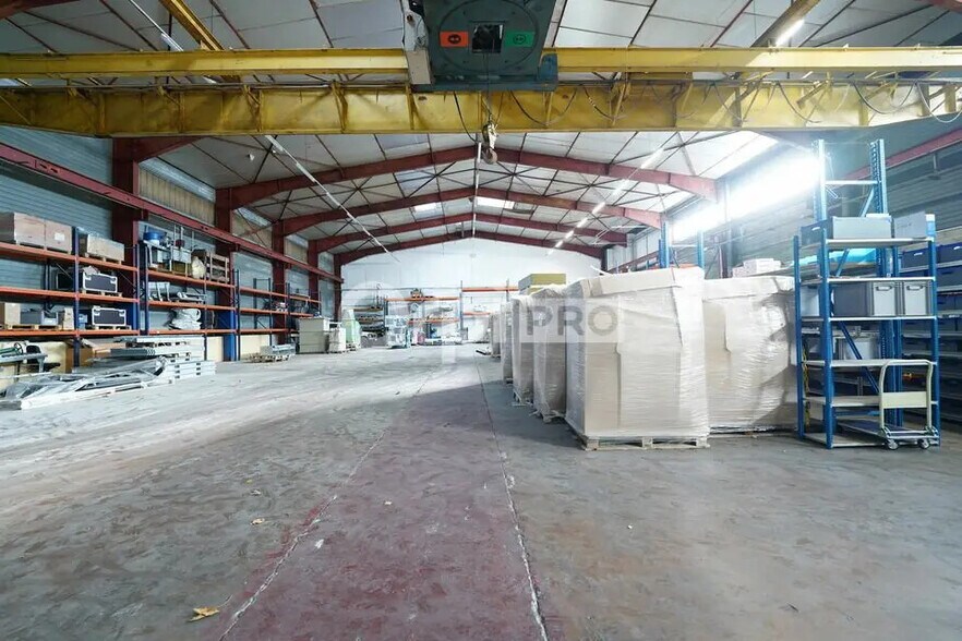 Flex in Messimy for lease - Interior Photo - Image 3 of 11