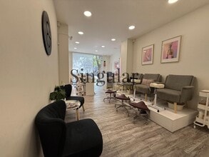 Retail in Barcelona, Barcelona for lease Interior Photo- Image 1 of 10