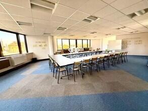 Office in Argenteuil for sale Interior Photo- Image 1 of 2