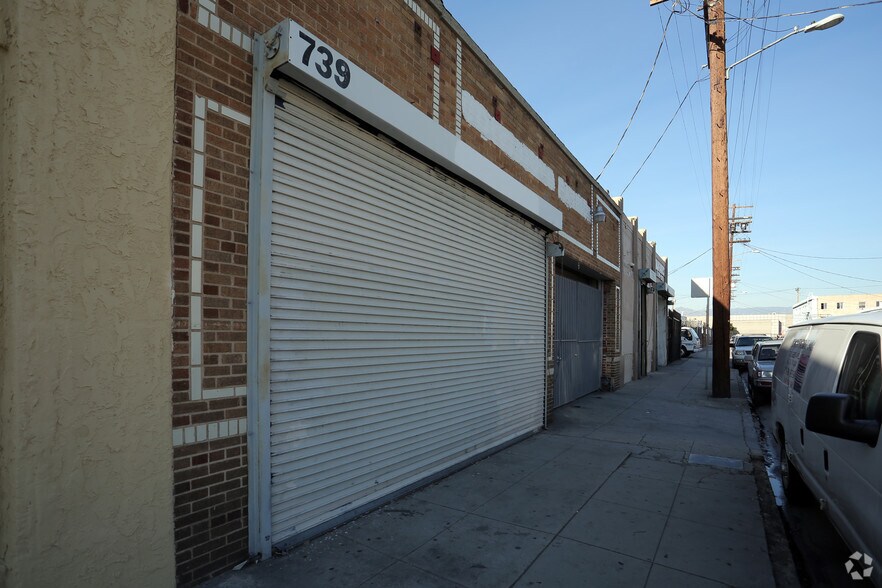 737739 Ceres Ave, Los Angeles, CA 90021