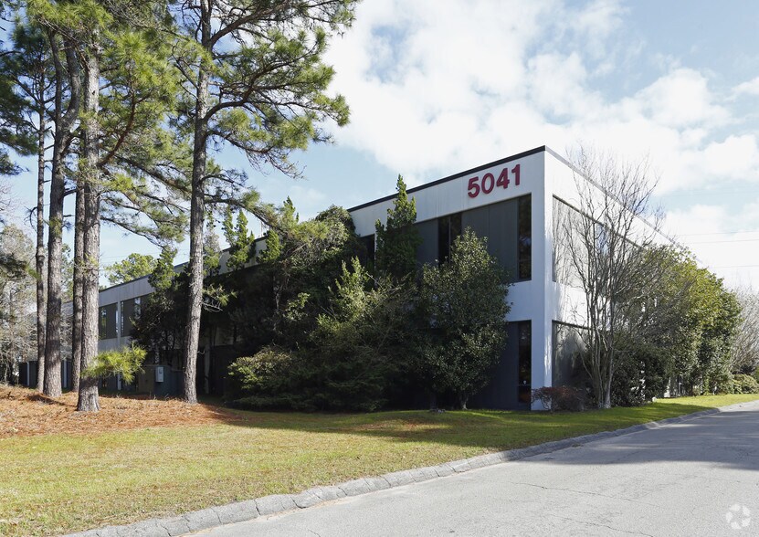 5041 New Centre Dr, Wilmington, NC 28403 Office for Lease