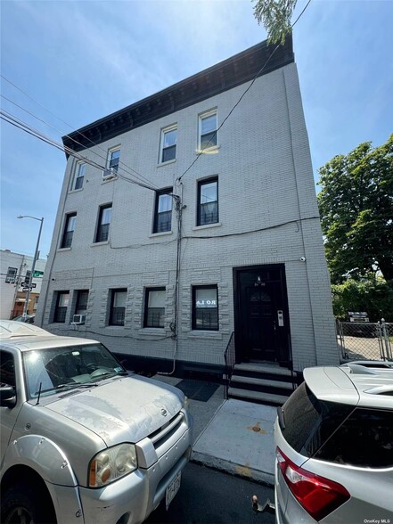 56-30 61st St, Maspeth, NY for sale - Building Photo - Image 2 of 3