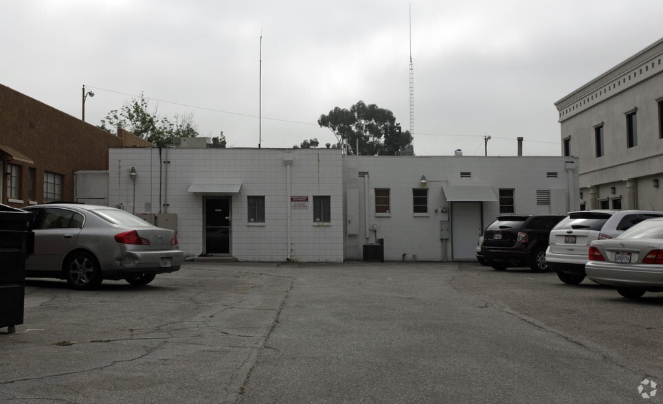 377-387 N 2nd Ave, Upland, CA for lease - Building Photo - Image 2 of 2