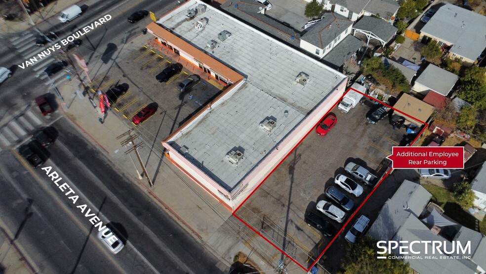 14018-14028 Van Nuys Blvd, Pacoima, CA for lease - Building Photo - Image 2 of 11