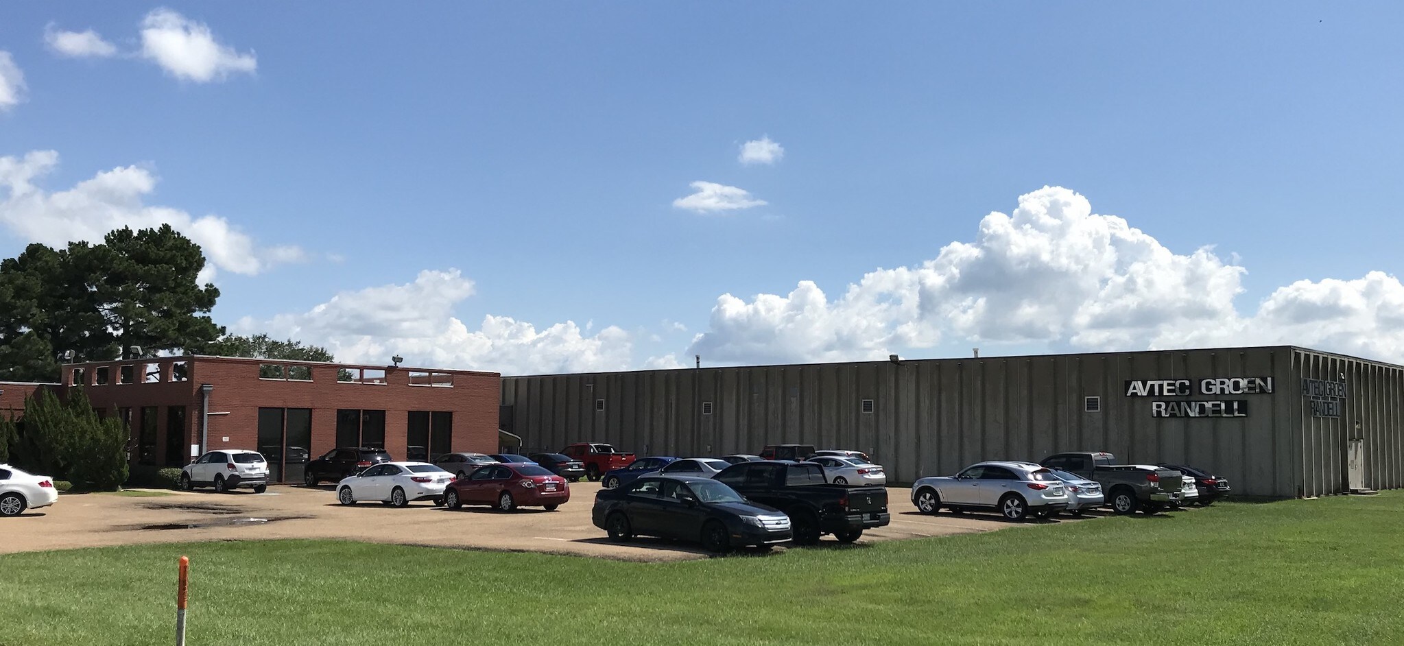 1055 Mendell Davis Dr, Jackson, MS for sale Building Photo- Image 1 of 1