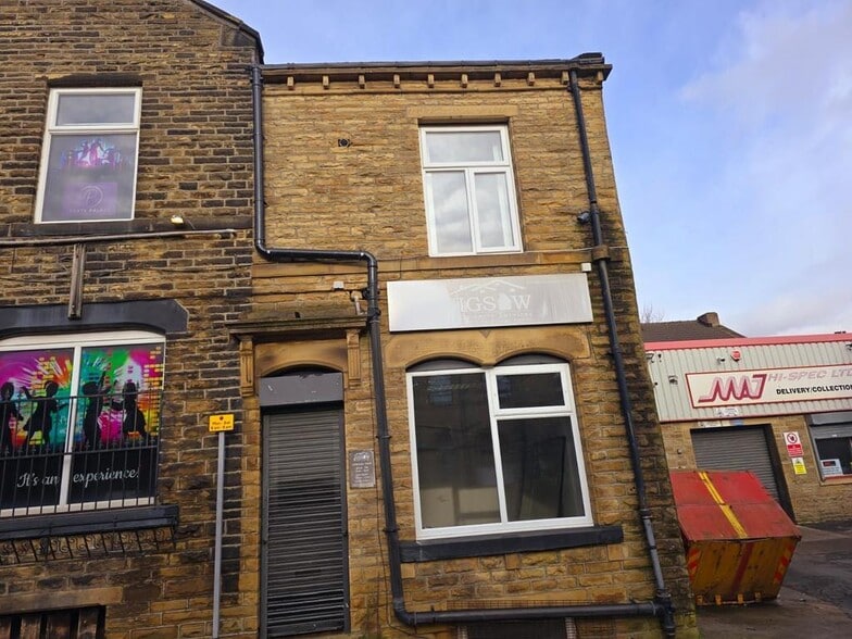 6 Russell Street, Keighley for sale - Building Photo - Image 1 of 11