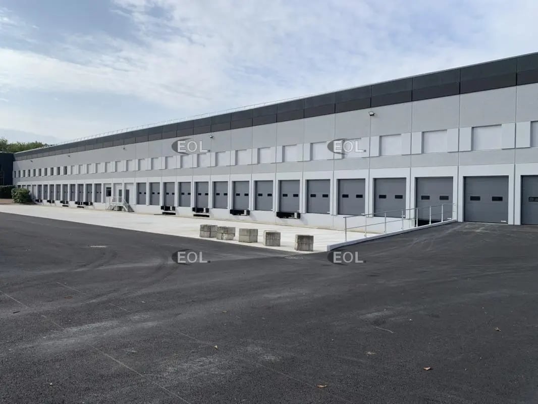 Industrial in Lisses for lease Building Photo- Image 1 of 2