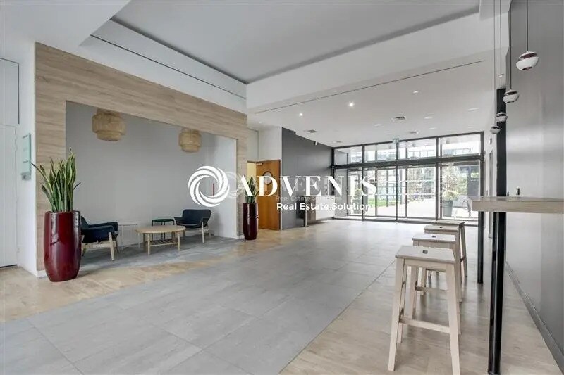 Office in Noisy-le-Grand for lease - Building Photo - Image 2 of 10