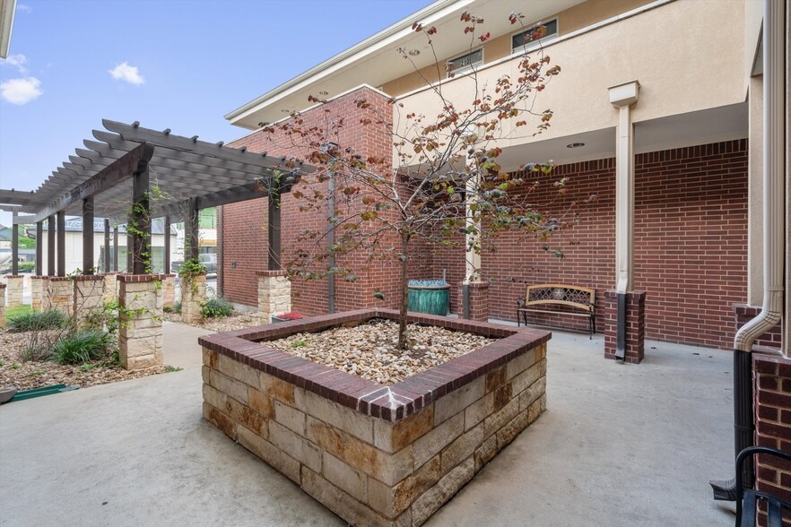 503 E Palm Valley Blvd, Round Rock, TX for lease - Building Photo - Image 3 of 15