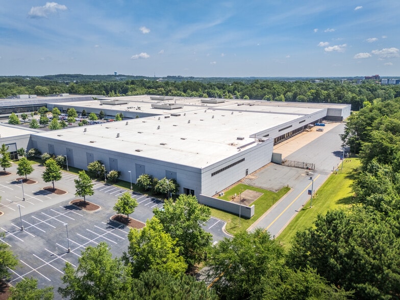 7345 IBM Dr, Charlotte, NC for lease - Building Photo - Image 3 of 6