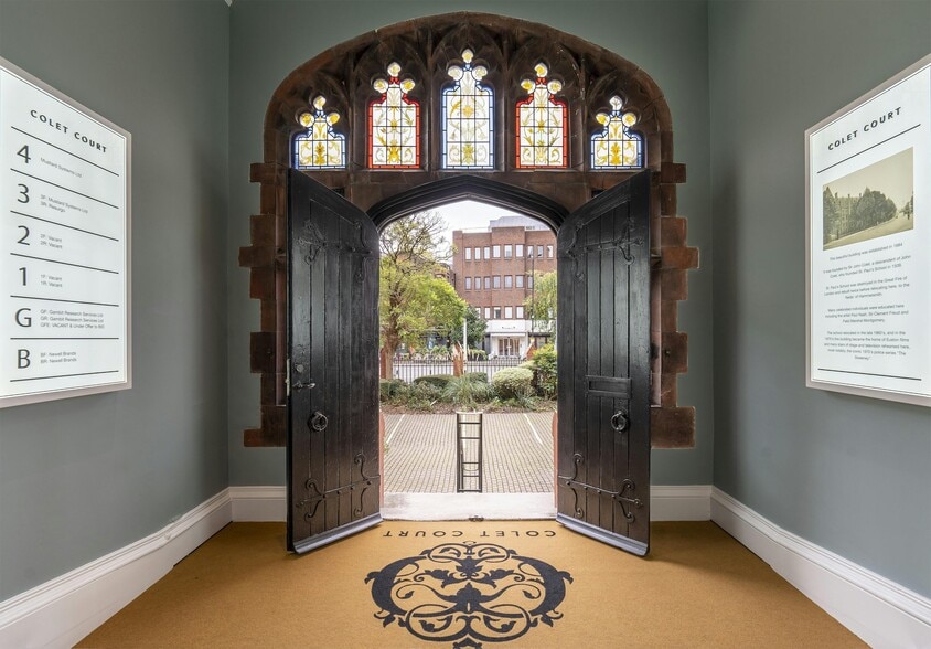 100 Hammersmith Rd, London for lease - Building Photo - Image 3 of 5