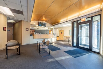 875 N Milwaukee Ave, Chicago, IL for lease Interior Photo- Image 2 of 21