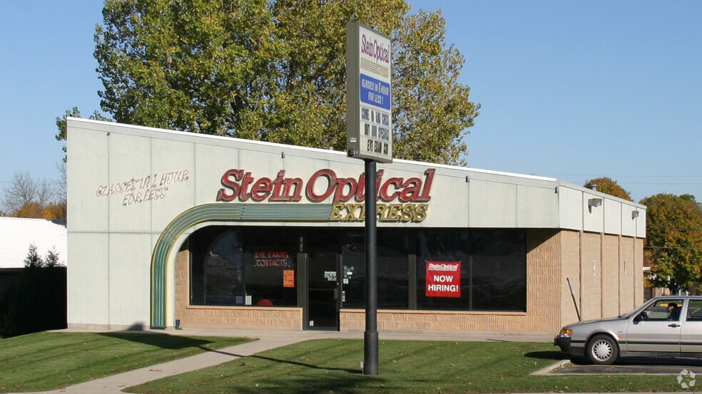 1437 S Main St, West Bend, WI for sale - Primary Photo - Image 1 of 1