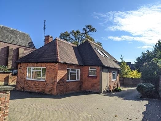 75 The Avenue, Northampton for sale Primary Photo- Image 1 of 1