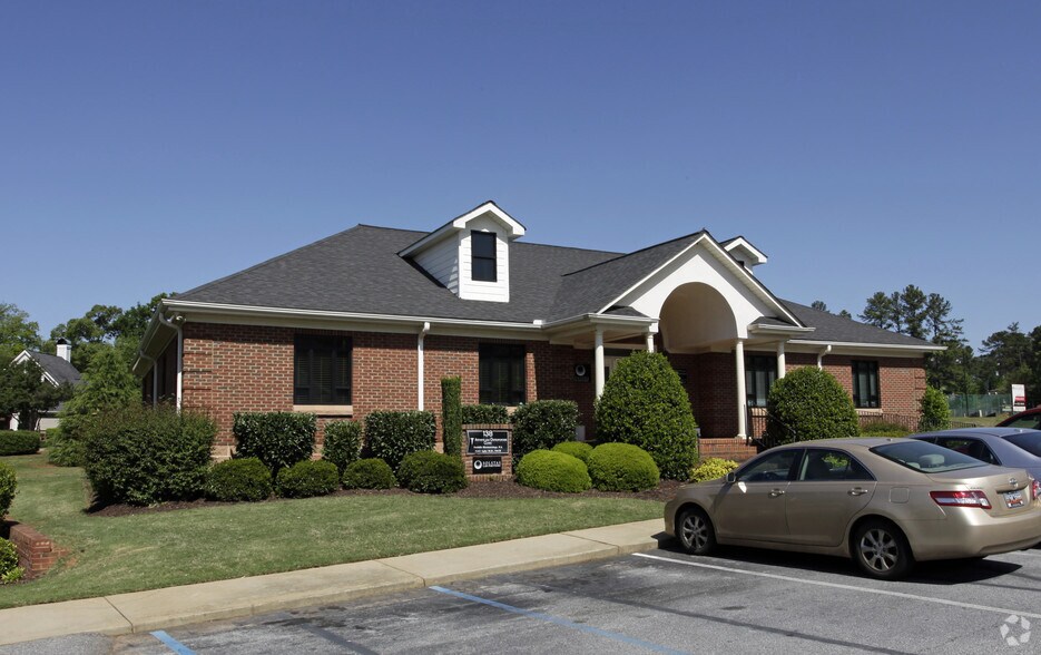 138 Milestone Way, Greenville, SC for lease - Primary Photo - Image 2 of 2